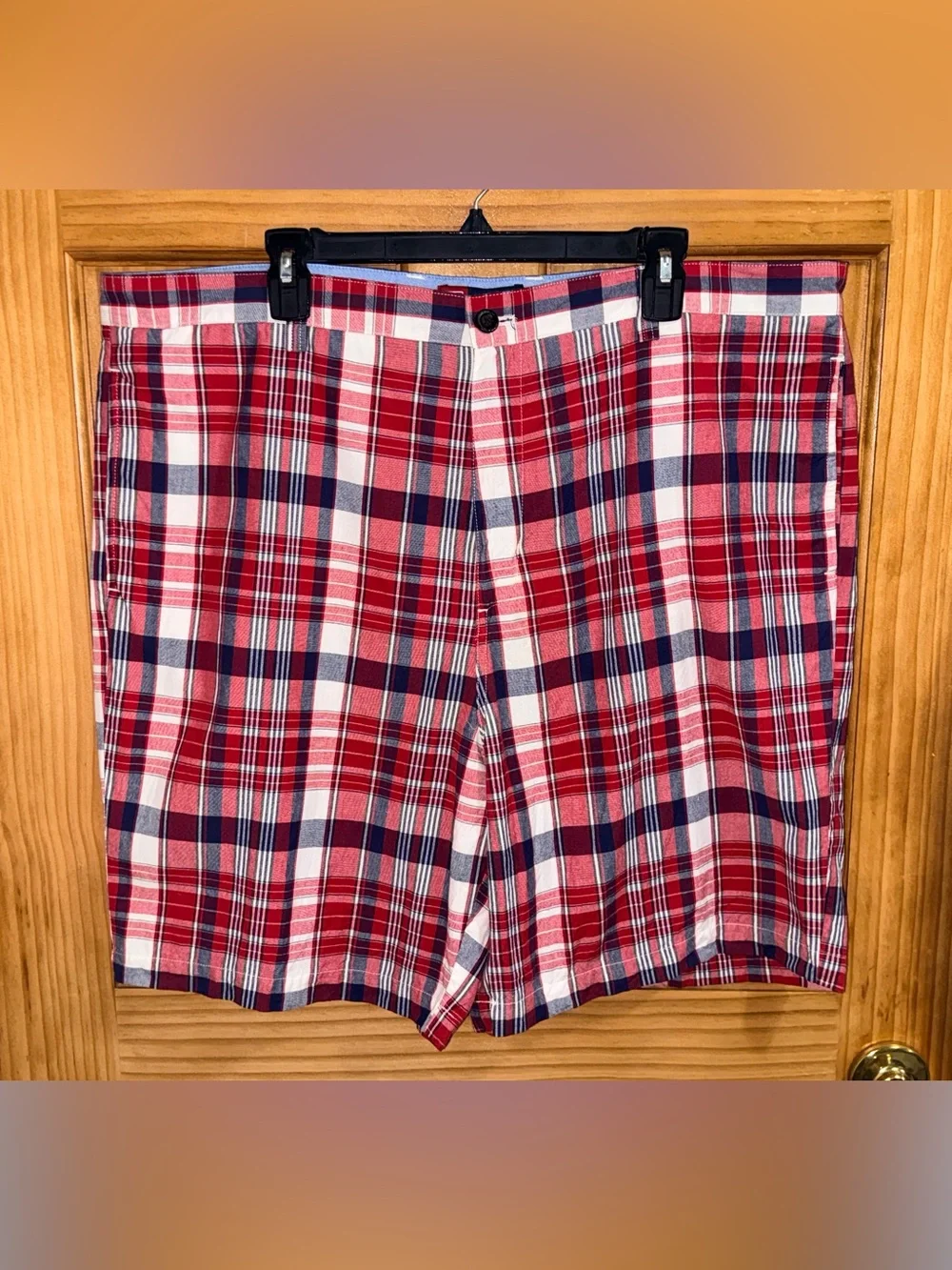 Chaps Men’s Red White and Navy Plaid Men's Flat Front Shorts42-EC